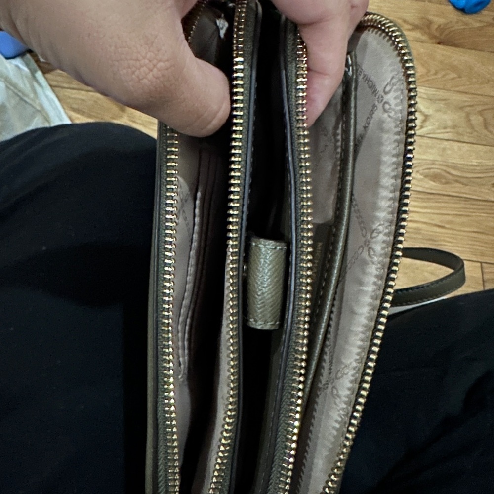Michael Kors Olive Green Bag - Picture 7 of 7
